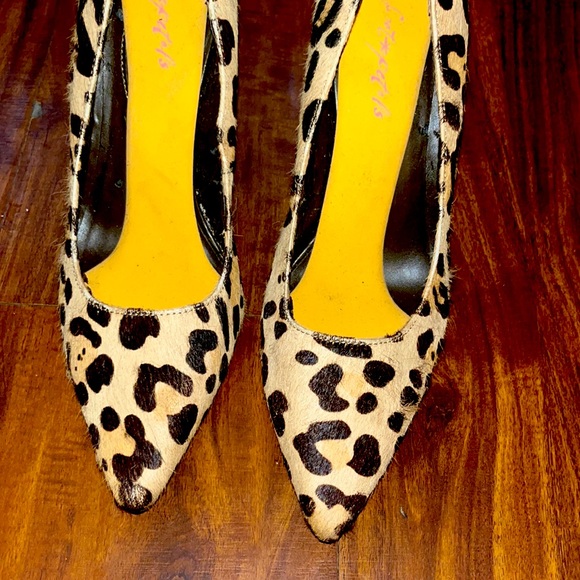 Vero Cuoio Leopard Heels. Pumps. Comfortable Shoes - Women - Picture 1 of 12